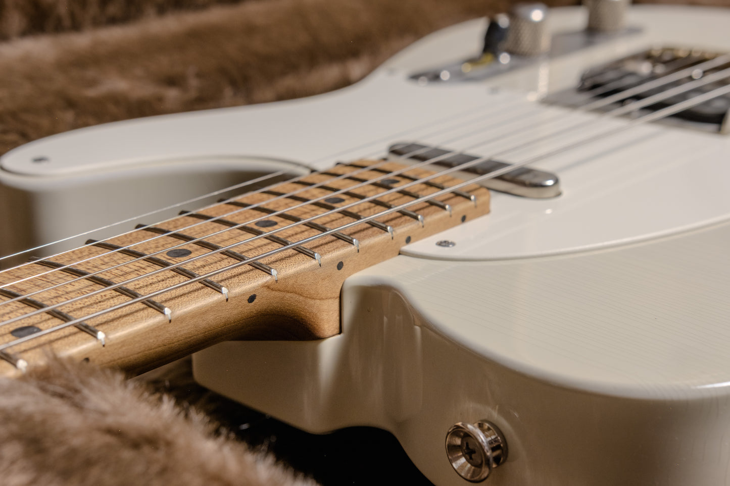 Lewis Parker Guitar Co. - Signature "T" in Custom Colour Strawberry Blonde