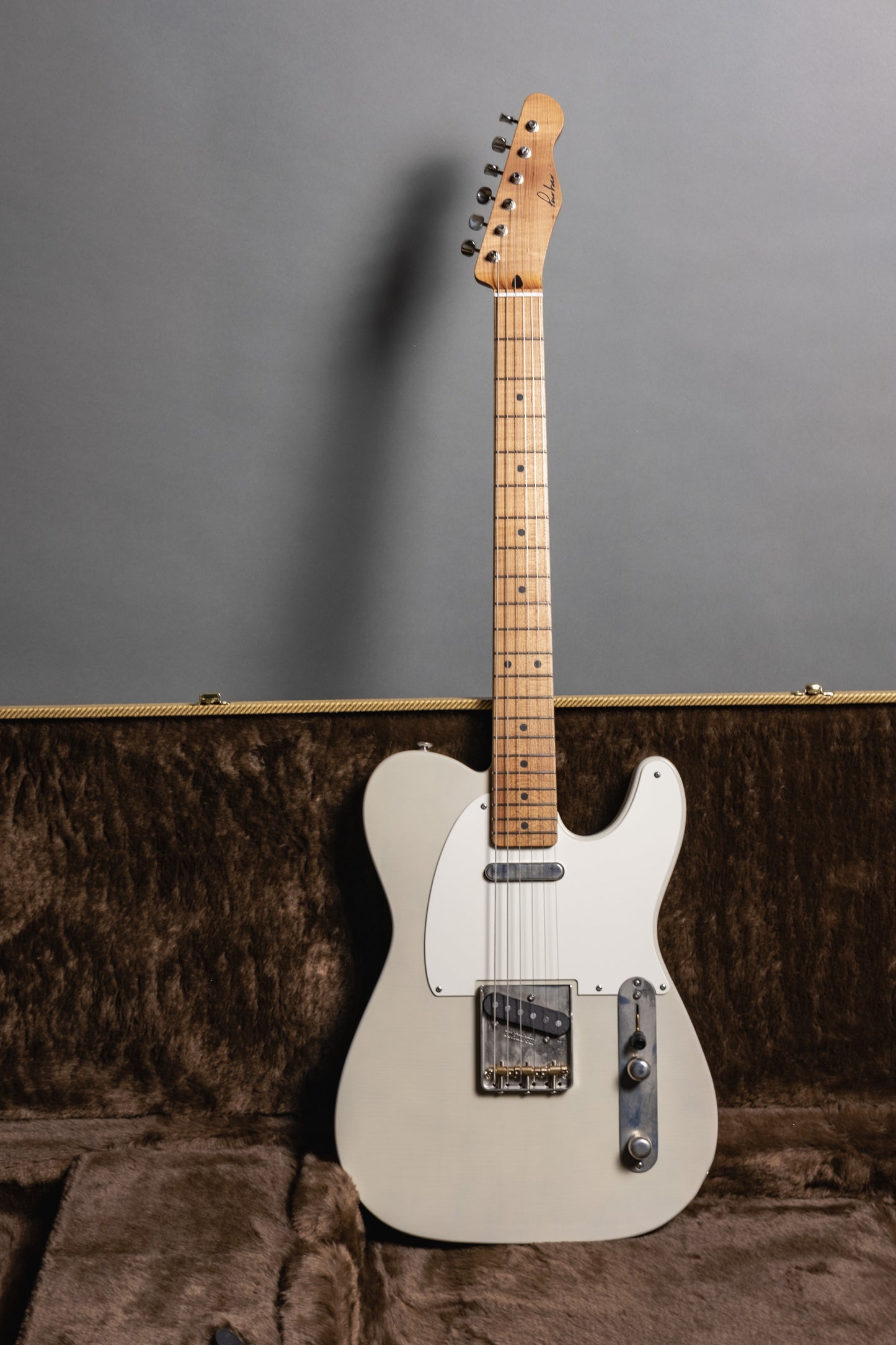 Lewis Parker Guitar Co. - Signature "T" in Custom Colour Strawberry Blonde