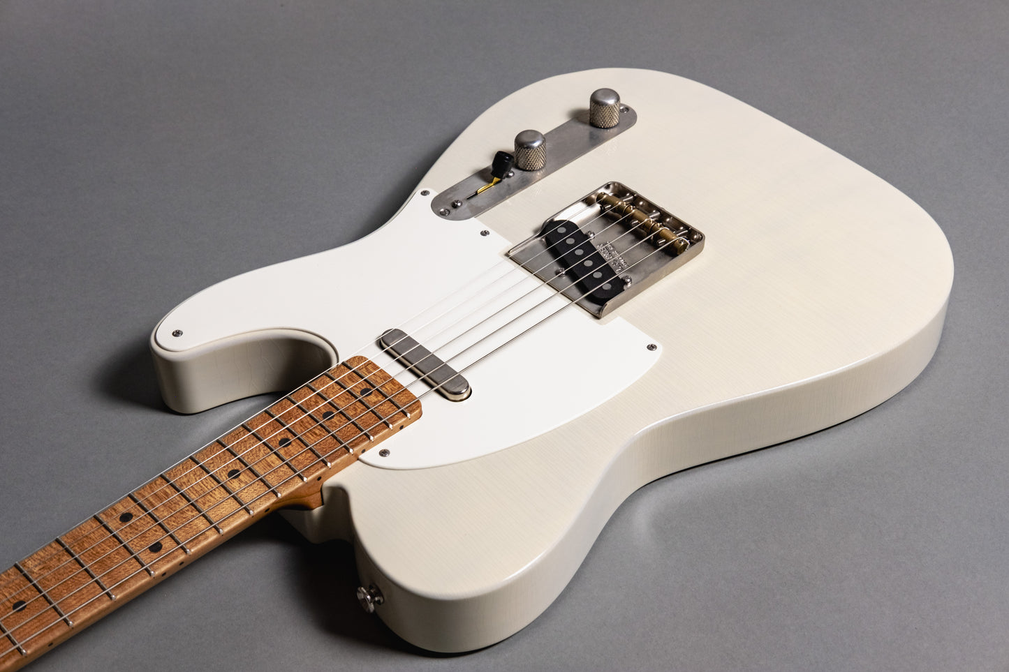 Lewis Parker Guitar Co. - Signature "T" in Custom Colour Strawberry Blonde