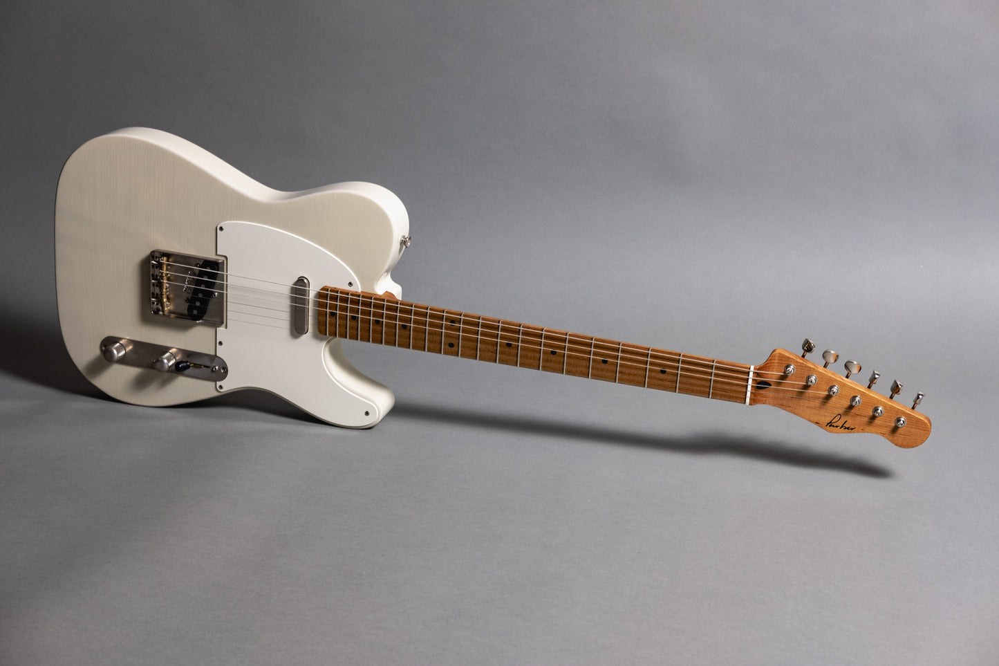 Lewis Parker Guitar Co. - Signature "T" in Custom Colour Strawberry Blonde