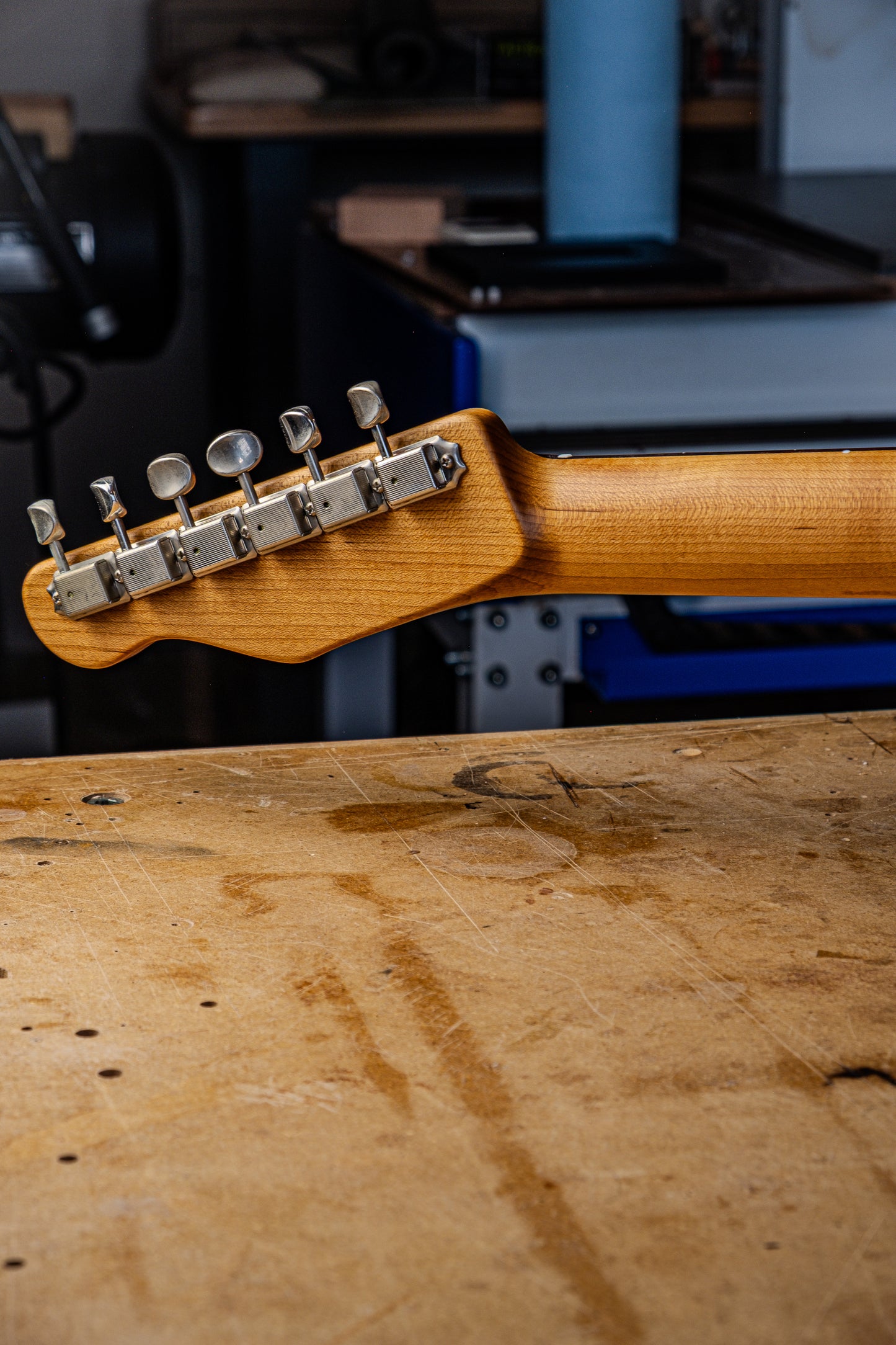 Lewis Parker Guitar Co. - Signature "T" in Lake Placid Blue