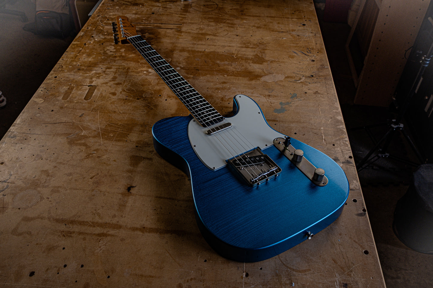 Lewis Parker Guitar Co. - Signature "T" in Lake Placid Blue