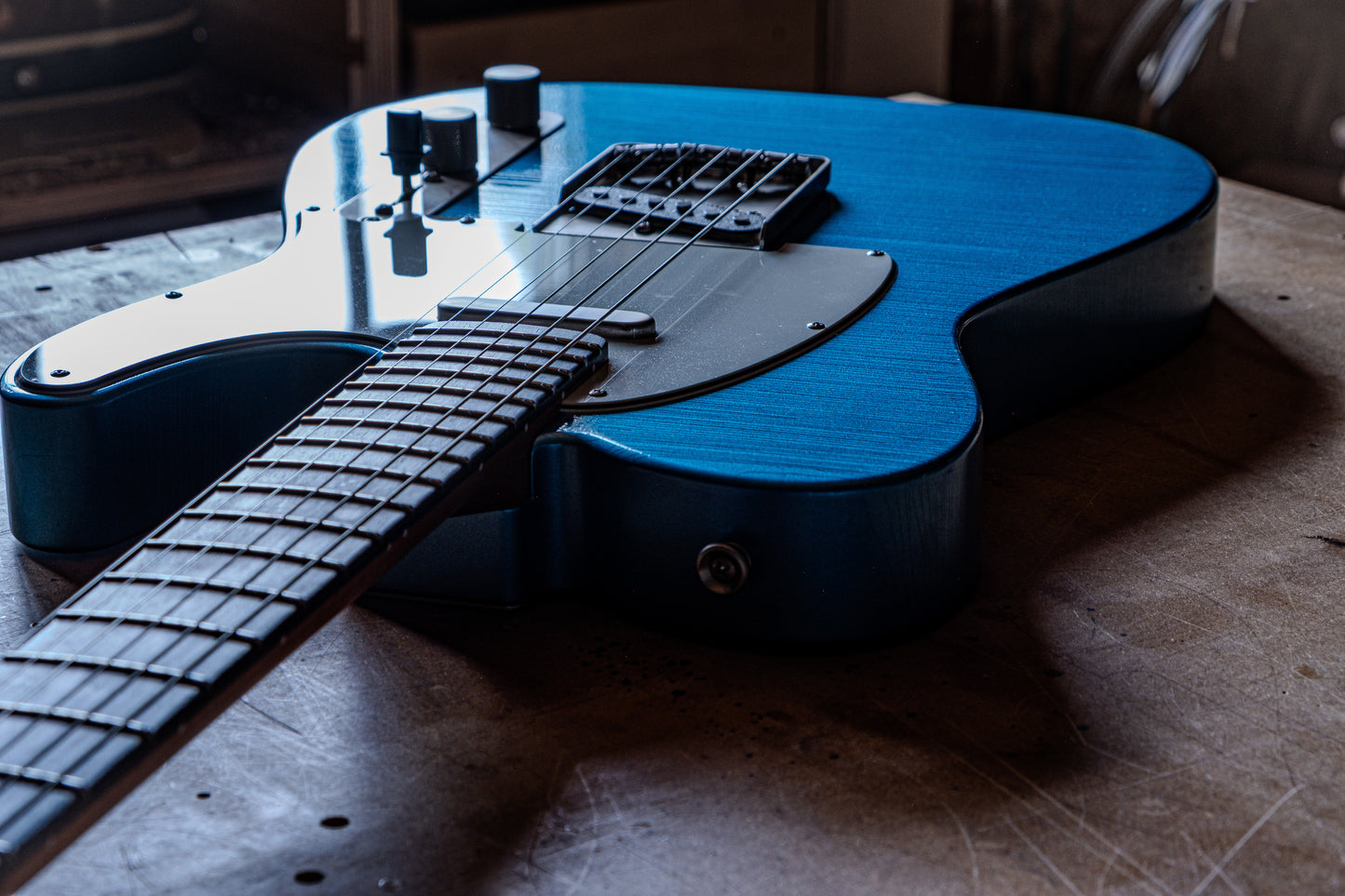 Lewis Parker Guitar Co. - Signature "T" in Lake Placid Blue