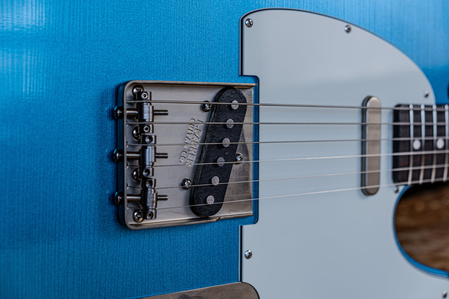 Lewis Parker Guitar Co. - Signature "T" in Lake Placid Blue