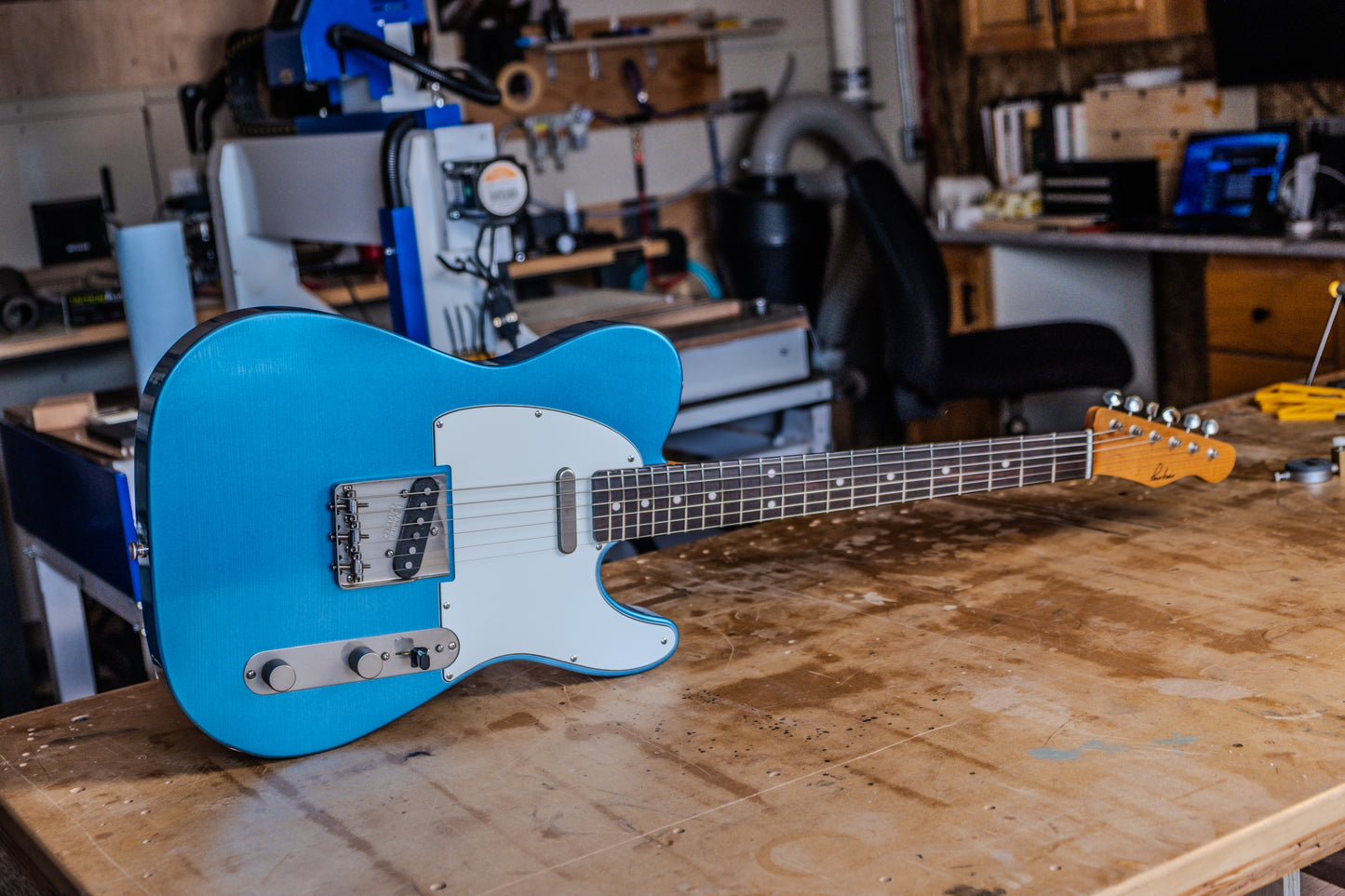 Lewis Parker Guitar Co. - Signature "T" in Lake Placid Blue