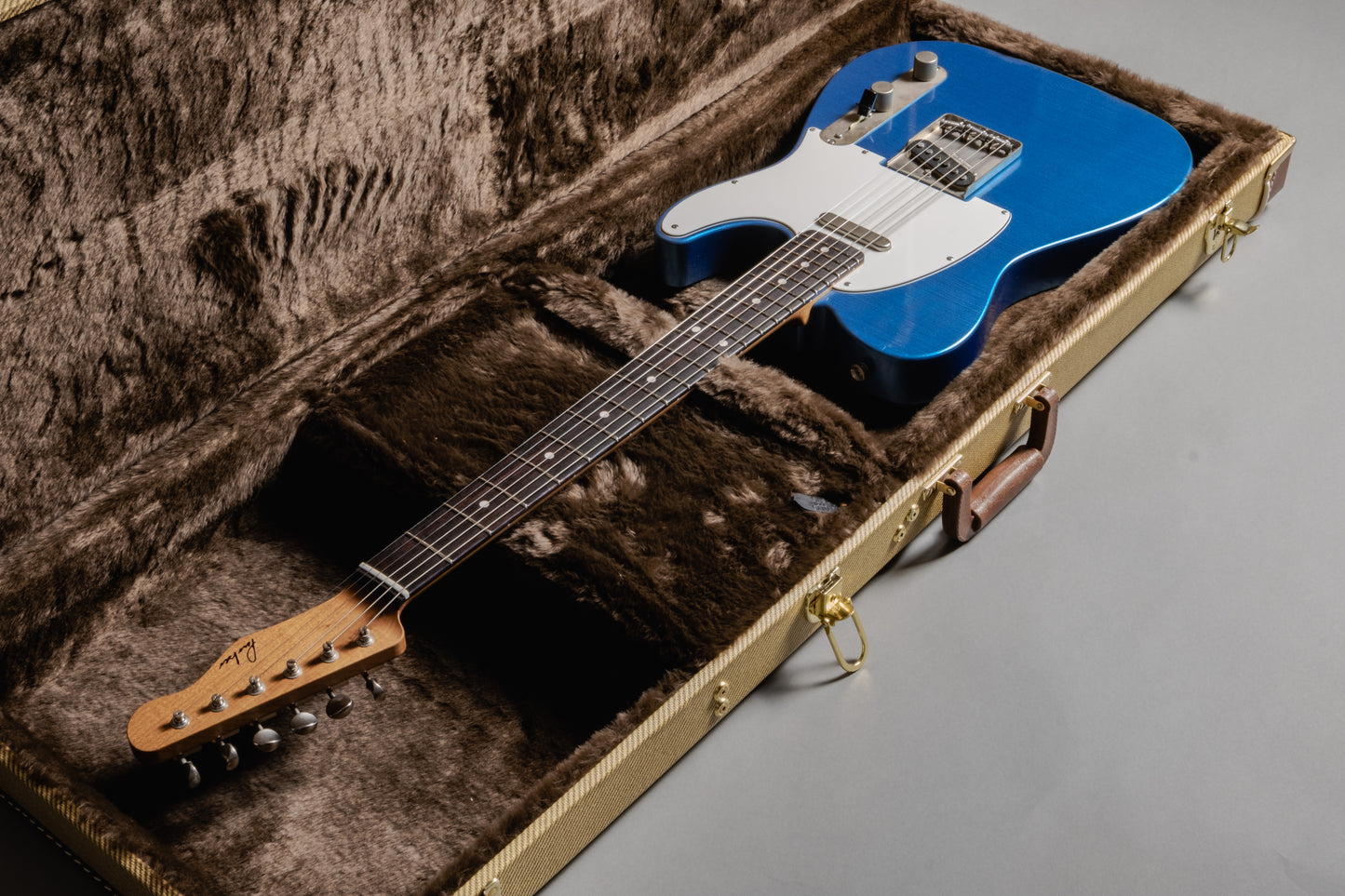 Lewis Parker Guitar Co. - Signature "T" in Lake Placid Blue