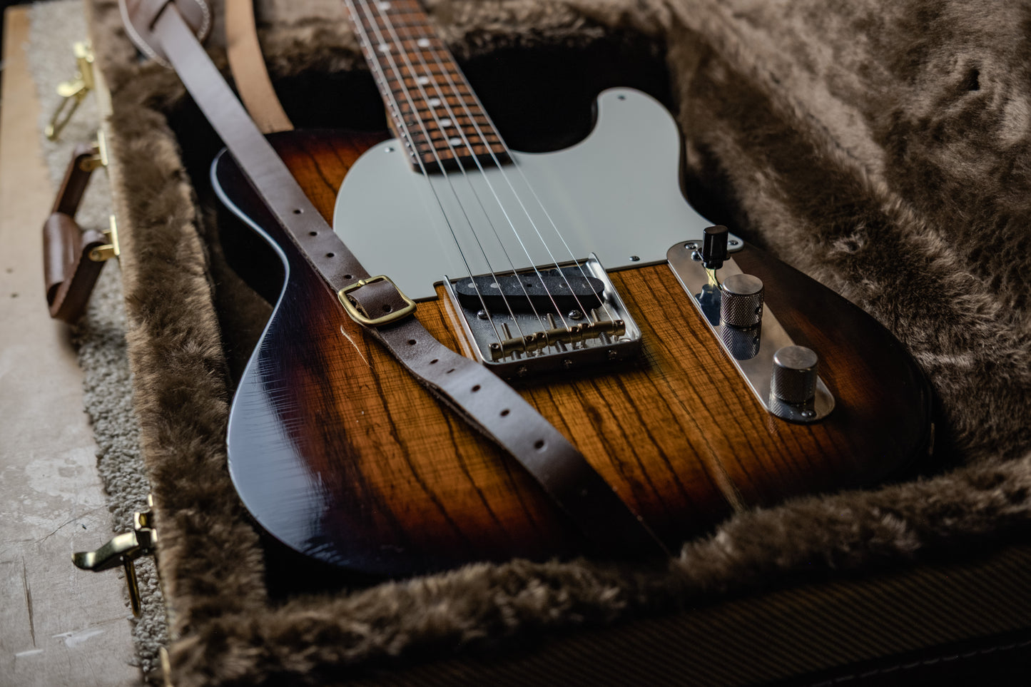 Lewis Parker Guitar Co. - Signature "T" in Two-Tone Sunburst