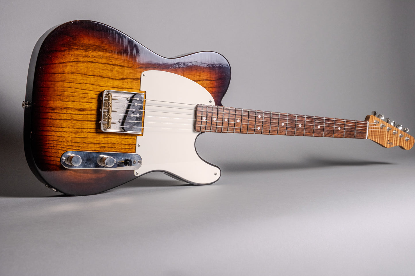Lewis Parker Guitar Co. - Signature "T" in Two-Tone Sunburst
