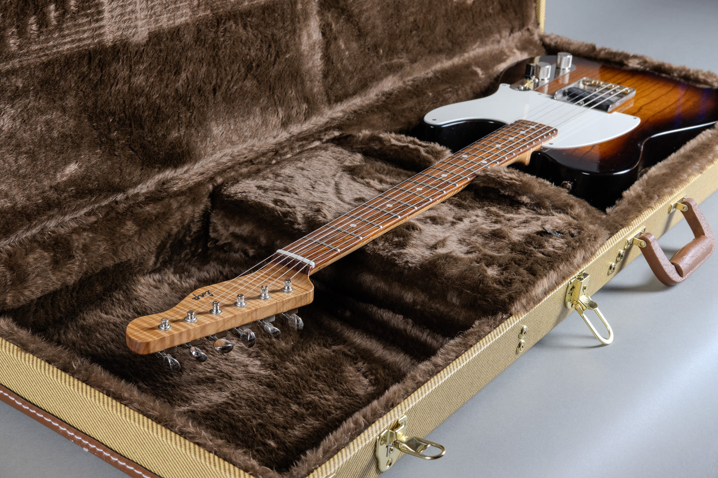Lewis Parker Guitar Co. - Signature "T" in Two-Tone Sunburst