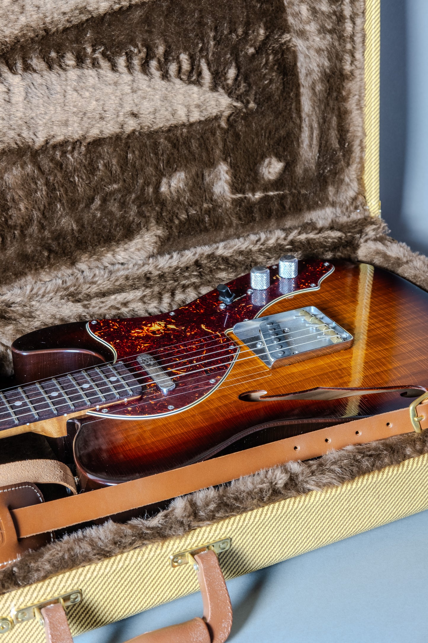 Lewis Parker Guitar Co. - Signature Thinline "T" in Three-Tone Sunburst