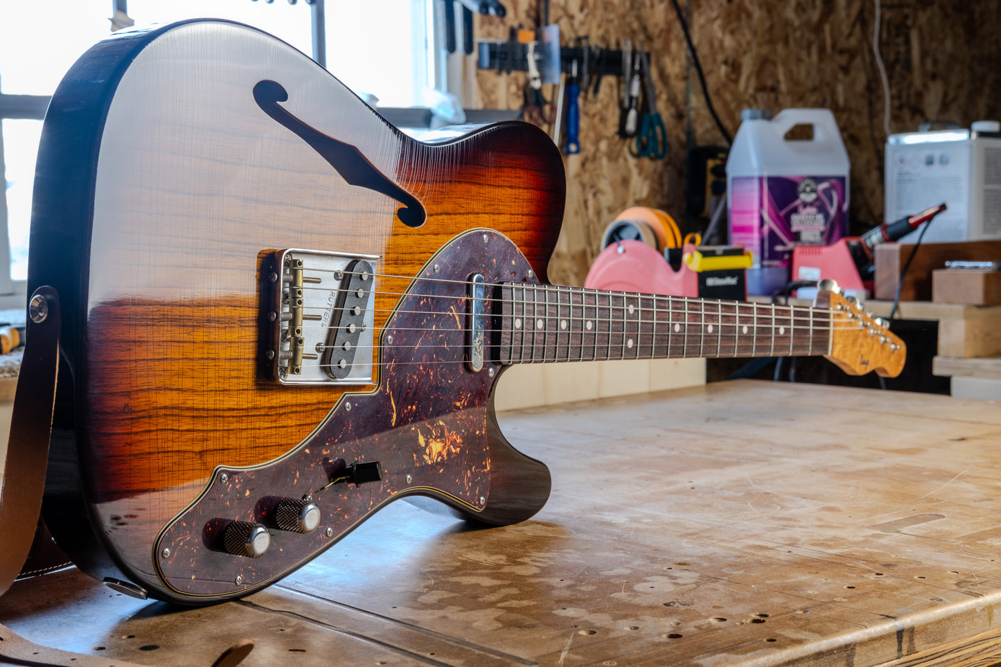 Lewis Parker Guitar Co. - Signature Thinline "T" in Three-Tone Sunburst