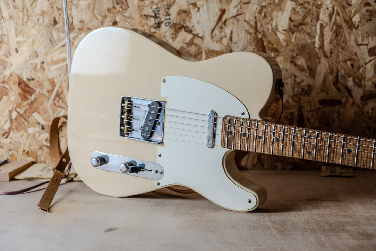 Lewis Parker Guitar Co. - Signature "T" in Custom Colour JC Blonde
