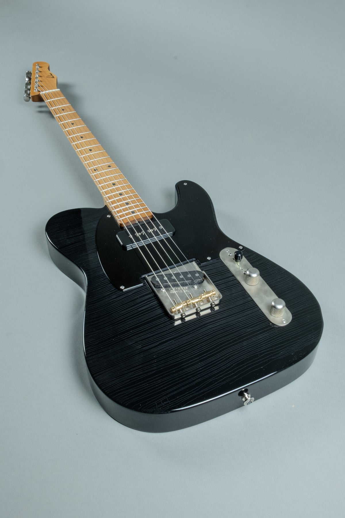 Lewis Parker Guitar Co. - Signature "T" in Piano Black