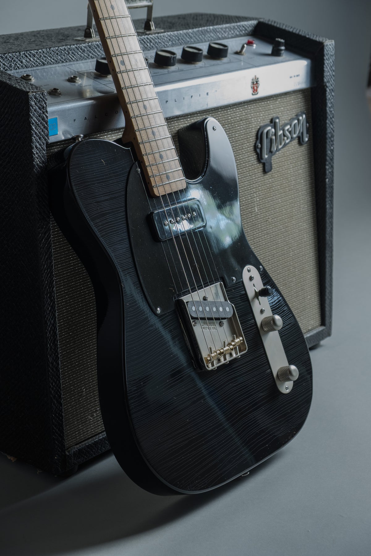 Lewis Parker Guitar Co. - Signature "T" in Piano Black
