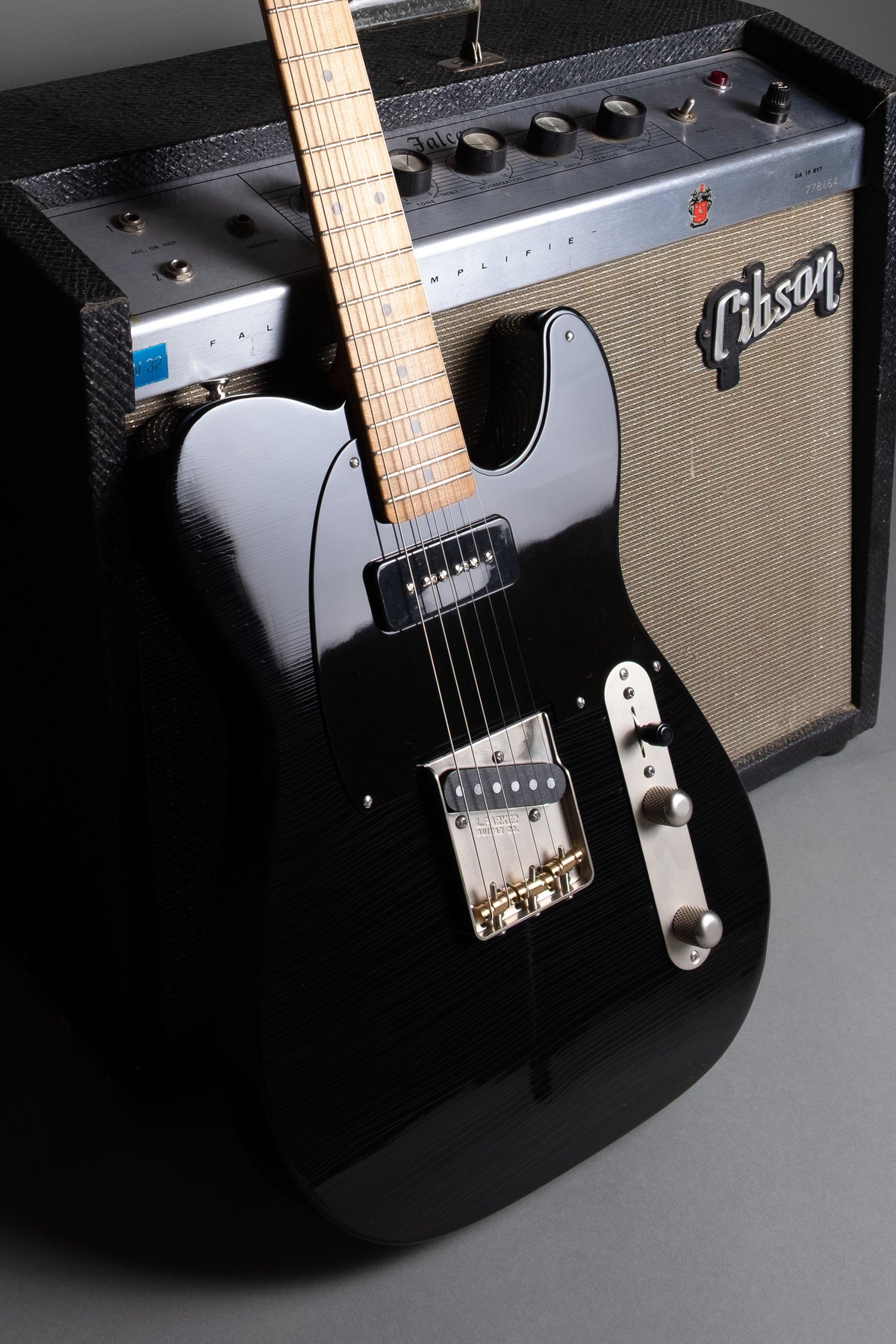Lewis Parker Guitar Co. - Signature "T" in Piano Black