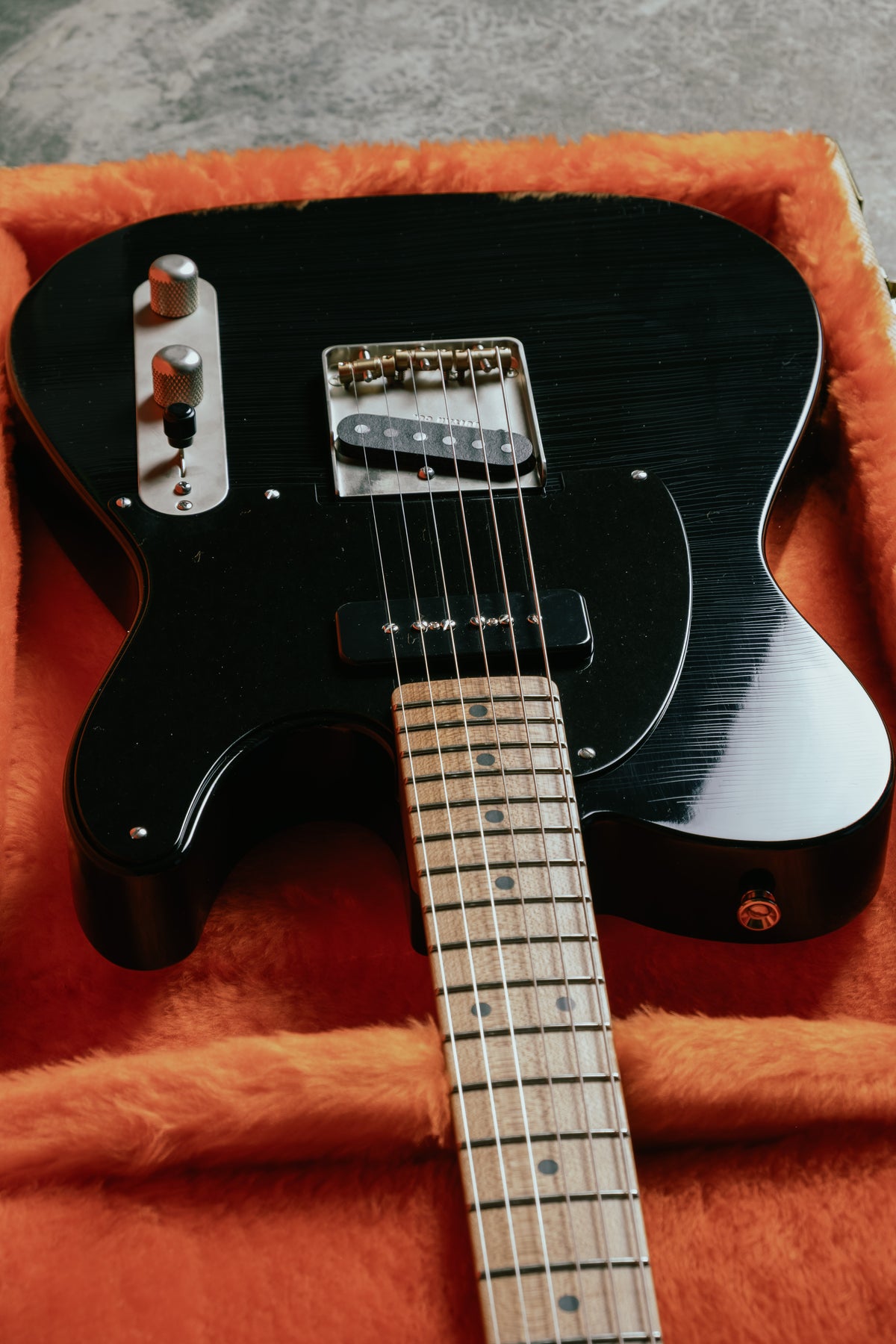 Lewis Parker Guitar Co. - Signature "T" in Piano Black
