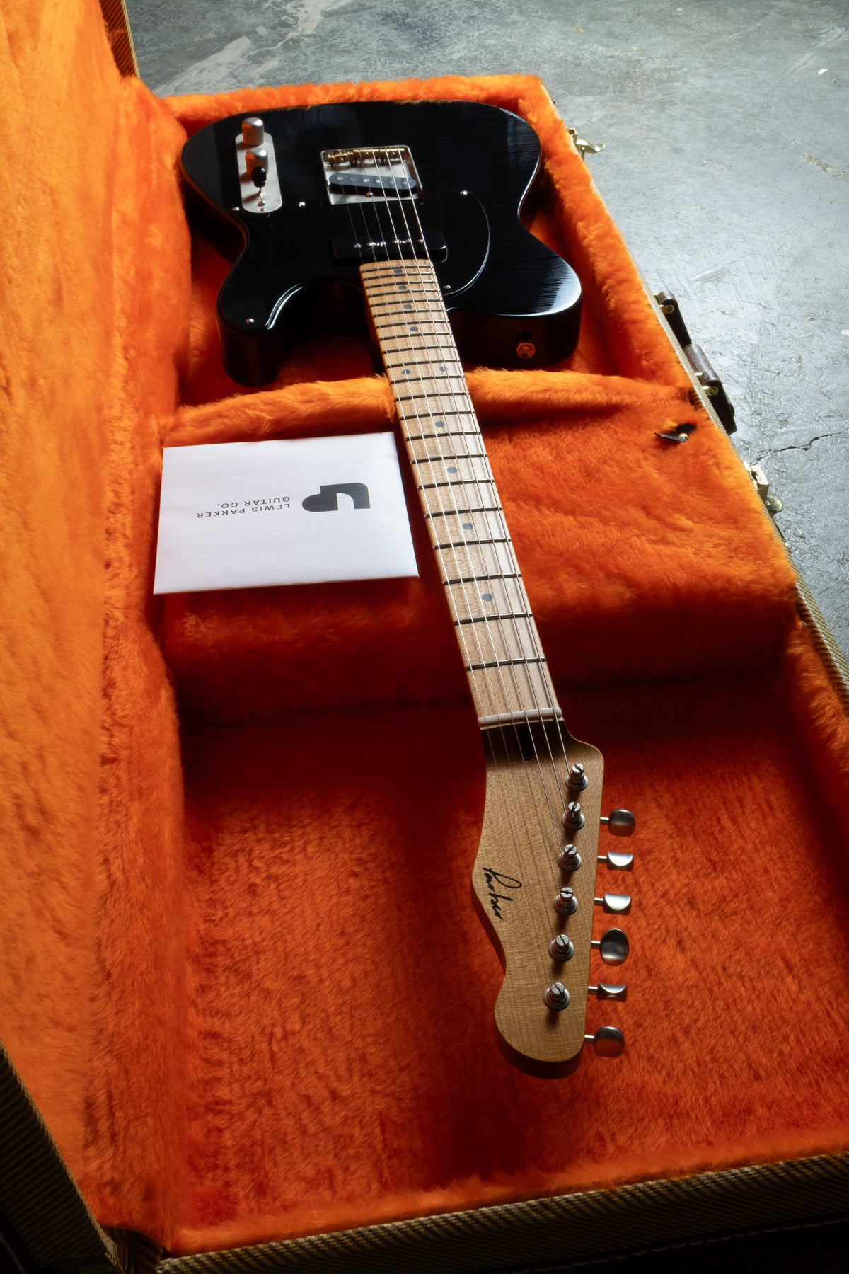 Lewis Parker Guitar Co. - Signature "T" in Piano Black