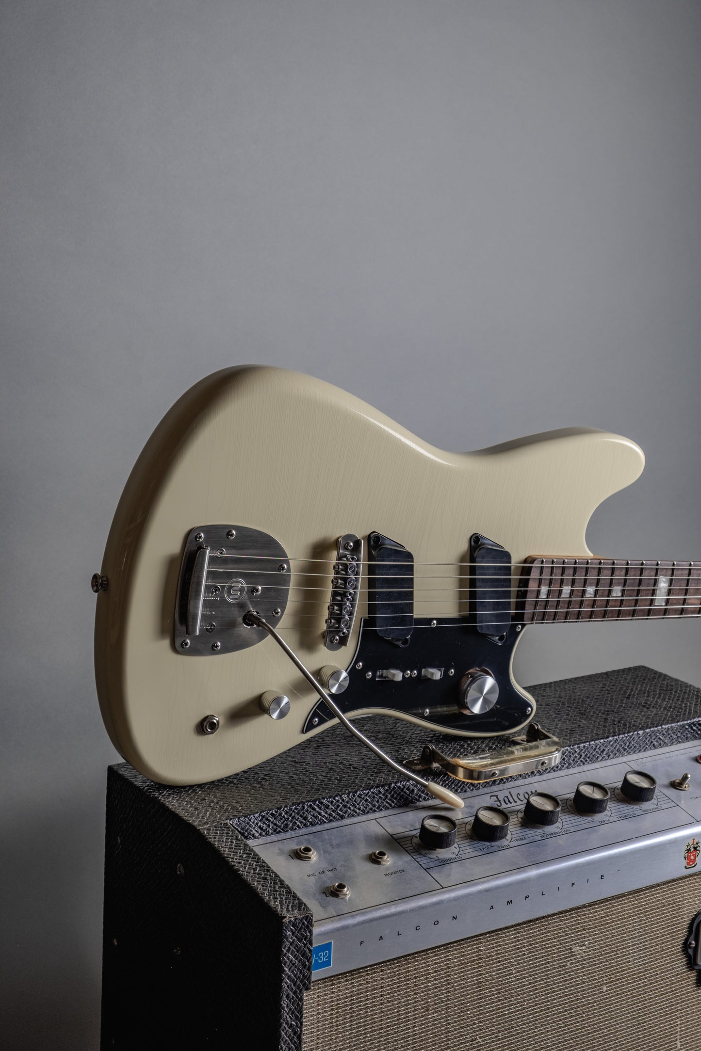 Lewis Parker Guitar Co. - 1448-S in Nicotine White