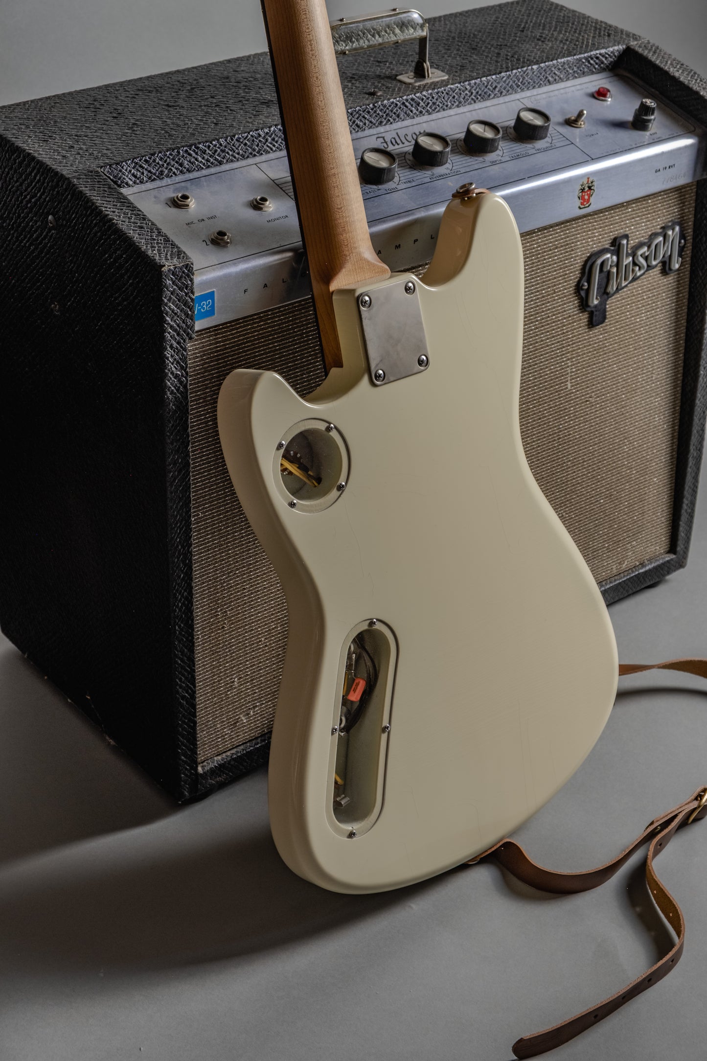 Lewis Parker Guitar Co. - 1448-S in Nicotine White
