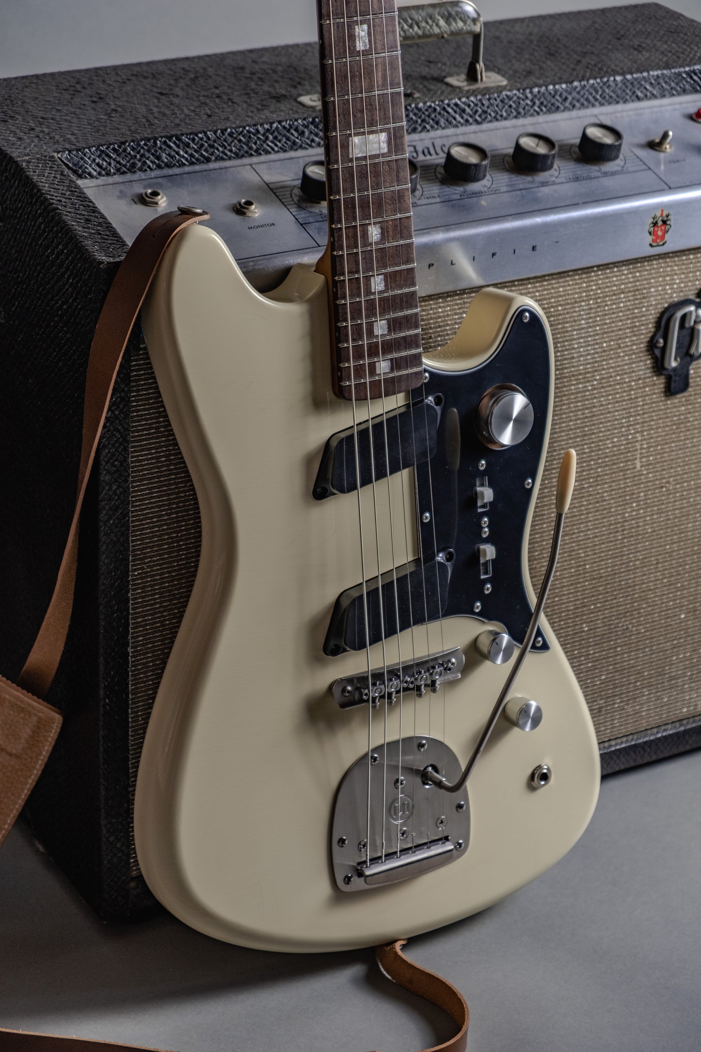 Lewis Parker Guitar Co. - 1448-S in Nicotine White