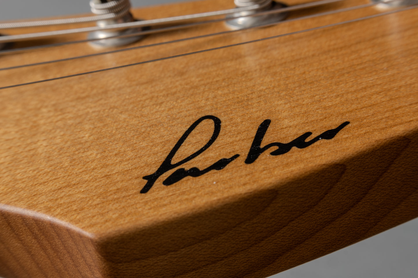 Lewis Parker Guitar Co. - 1448-S in Nicotine White